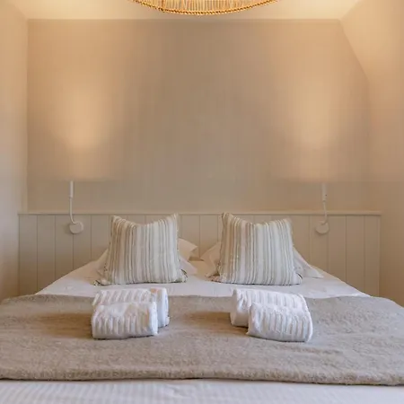 Astrid Villa De Haan